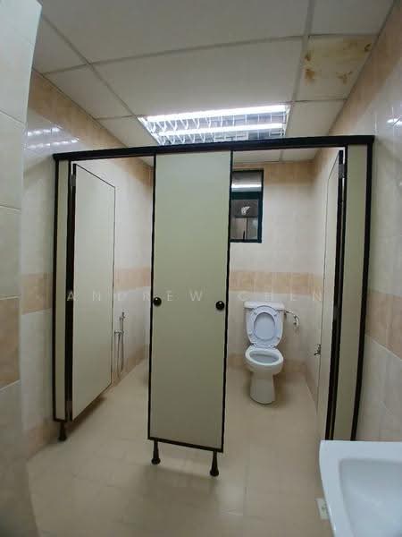 Pejabat untuk Disewa di KL City Centre (Kuala Lumpur) - Andrew Chen - Bathroom - PropertyGuru.com.my