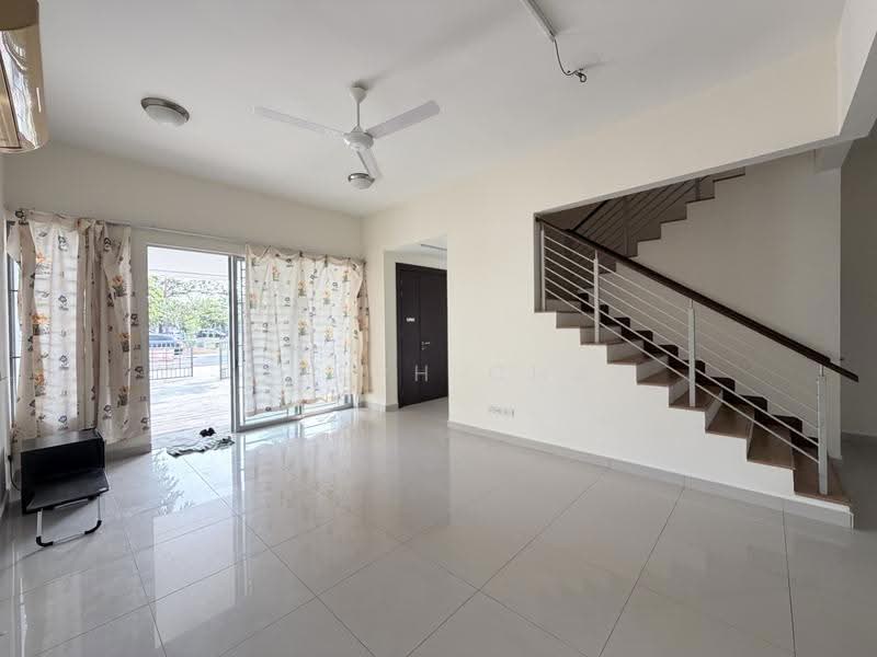 Terraced House for Sale in Alam Impian Ttdi (Shah Alam) - Joseph Chan - Living Room - PropertyGuru.com.my