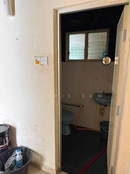 Rumah Teres untuk Dijual di Bandar Selesa Jaya (Skudai) - Valerie Saw - Bathroom - PropertyGuru.com.my