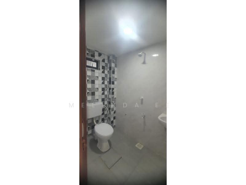 Rumah Teres 2-Tingkat untuk Dijual di Taman Air Biru (Pasir Gudang) - Melinda Ee - Bathroom - PropertyGuru.com.my