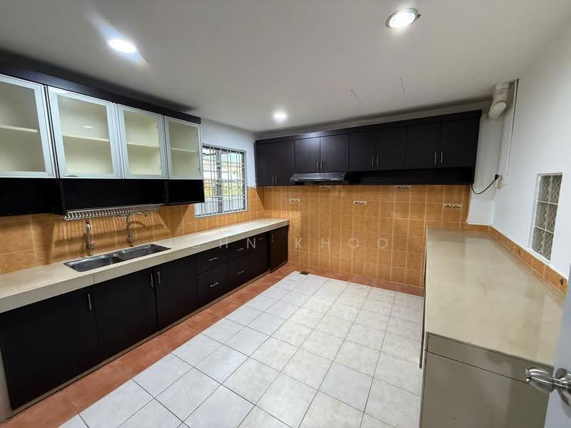Bungalow House for Sale in Rasah Kemayan (Seremban 2) - John Khoo - Kitchen - PropertyGuru.com.my