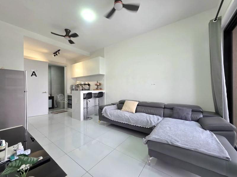 Kediaman Servis untuk Dijual di Sky Trees - Serene Low - Living Room - PropertyGuru.com.my