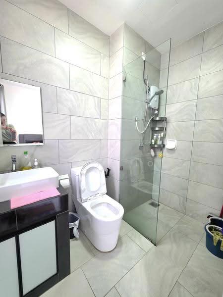 Kediaman Servis untuk Dijual di Sky Trees - Serene Low - Bathroom - PropertyGuru.com.my