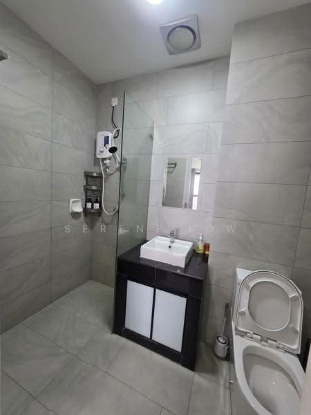 Kediaman Servis untuk Dijual di Sky Trees - Serene Low - Bathroom - PropertyGuru.com.my