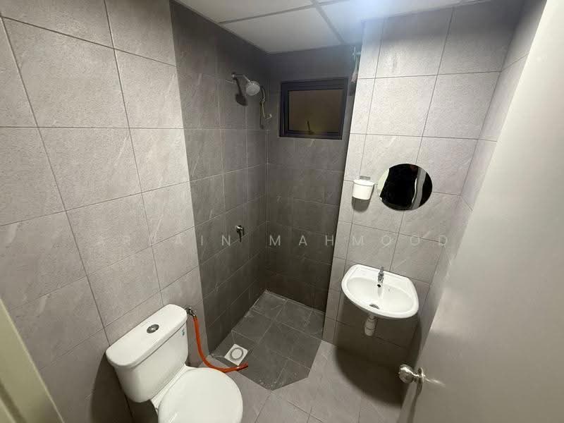 Kediaman Servis untuk Dijual di Flora Residency - Arbain Mahmood - Bathroom - PropertyGuru.com.my