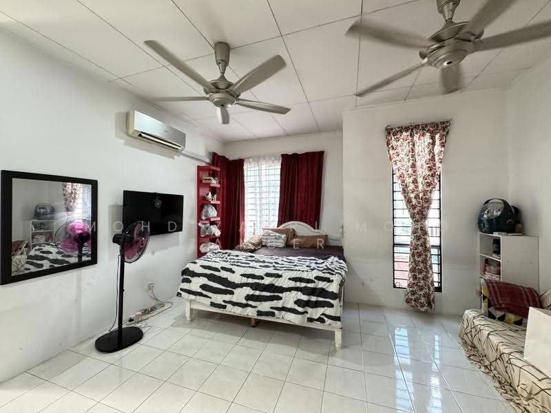 Rumah Teres 2-Tingkat untuk Dijual di Setia Impian (Setia Alam) - Mohd Zakri Mohd Zamberi - Bedroom - PropertyGuru.com.my