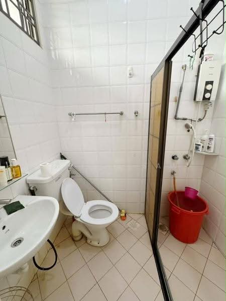 Rumah Teres 1-Tingkat untuk Dijual di Taman Molek (Johor Bahru) - Valerie Saw - Bathroom - PropertyGuru.com.my