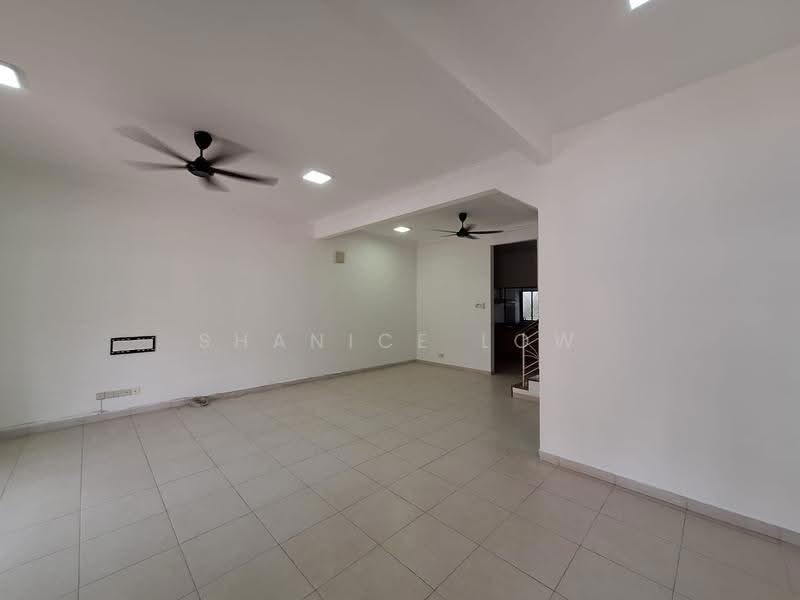 2-storey Terraced House for Rent in Bandar Puteri Puchong (Puchong) - Shanice Low - Living Room - PropertyGuru.com.my