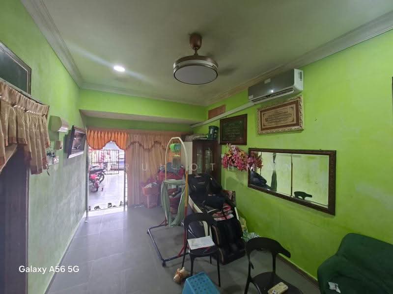 Rumah Teres 1-Tingkat untuk Dijual di Taman Bukit Margosa (Ampangan) - Azrul Othman - Living Room - PropertyGuru.com.my