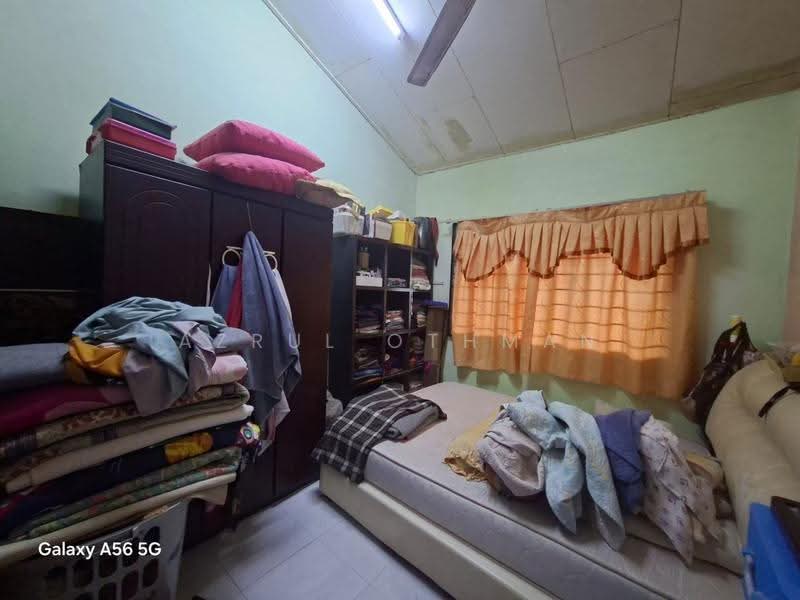 Rumah Teres 1-Tingkat untuk Dijual di Taman Bukit Margosa (Ampangan) - Azrul Othman - Bedroom - PropertyGuru.com.my