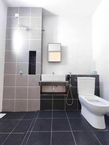 Terraced House for Sale in Eco Grandeur (Puncak Alam) - Umar Din - Bathroom - PropertyGuru.com.my