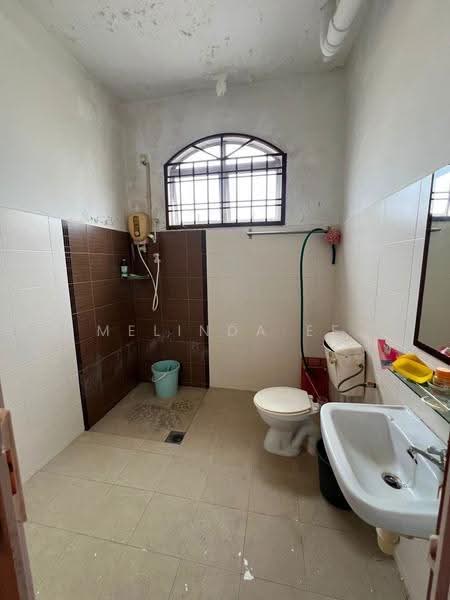 2.5-storey Terraced House for Sale in Taman Pulai Utama (Skudai) - Melinda Ee - Bathroom - PropertyGuru.com.my