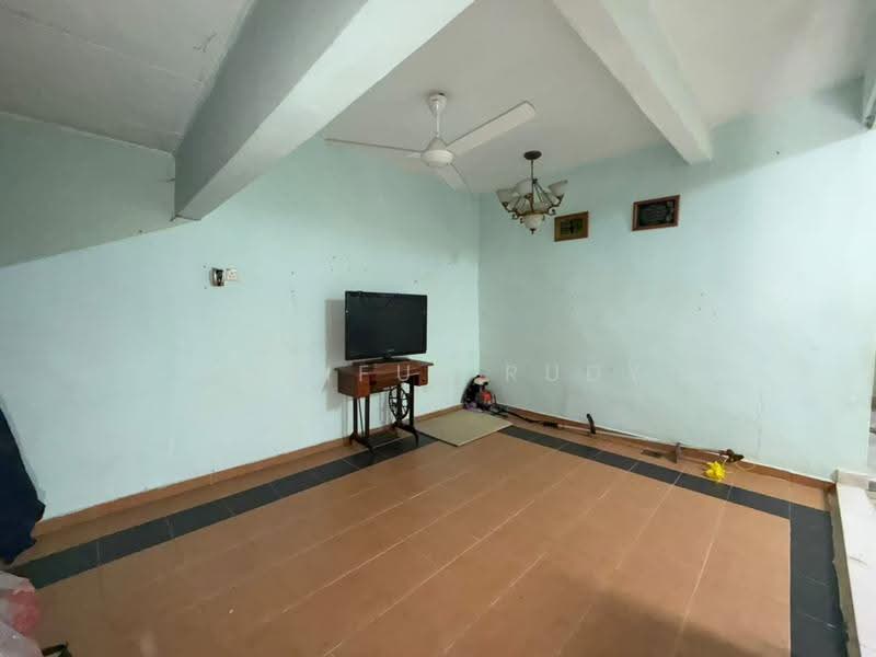 2-storey Terraced House for Sale in Taman Pinggiran Golf (Paroi) - Shaiful Rudy - PropertyGuru.com.my