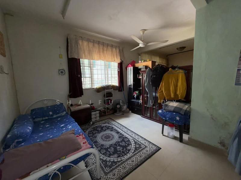 2-storey Terraced House for Sale in Taman Pinggiran Golf (Paroi) - Shaiful Rudy - PropertyGuru.com.my