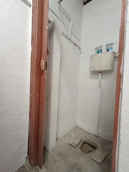Shop / Office untuk Disewa di Taman Skudai Baru (Skudai) - Melinda Ee - Bathroom - PropertyGuru.com.my