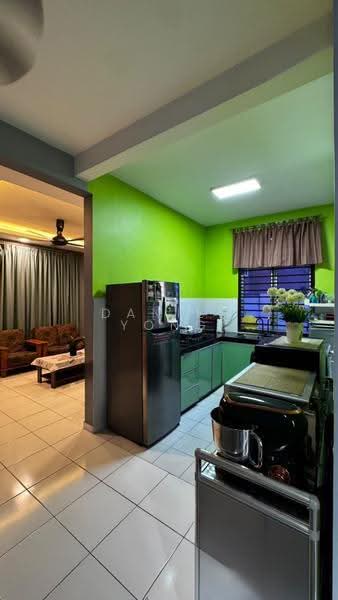 Rumah Teres untuk Dijual di Taman Mutiara Rini (Skudai) - Daniel Yong - Kitchen - PropertyGuru.com.my