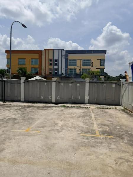 Kilang Berkembar untuk Disewa di Seri Kembangan (Selangor) - Aka Lim - Exterior - PropertyGuru.com.my