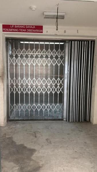 Kilang Berkembar untuk Disewa di Seri Kembangan (Selangor) - Aka Lim - Corridor - PropertyGuru.com.my