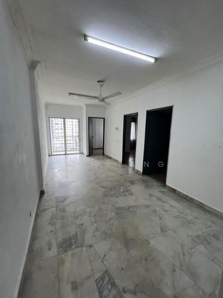Pangsapuri untuk Disewa di Teratai Mewah Apartment Block 4 & 6 - Penny Ang - Living Room - PropertyGuru.com.my