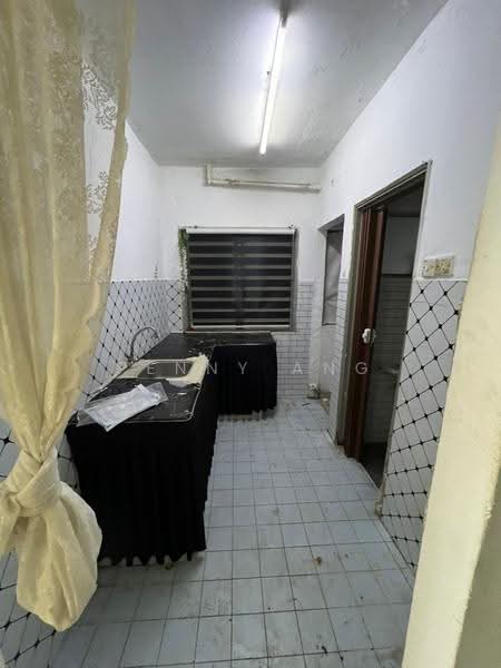Pangsapuri untuk Disewa di Teratai Mewah Apartment Block 4 & 6 - Penny Ang - Kitchen - PropertyGuru.com.my
