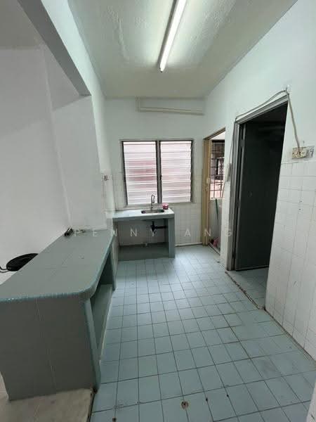Pangsapuri untuk Disewa di Teratai Mewah Apartment Block 15,17,19,21 - Penny Ang - Kitchen - PropertyGuru.com.my