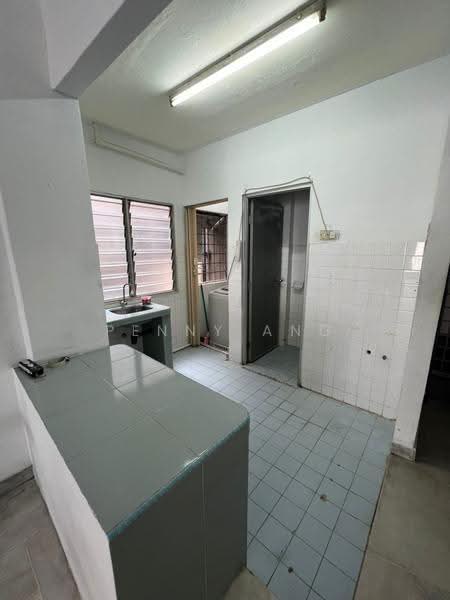 Pangsapuri untuk Disewa di Teratai Mewah Apartment Block 15,17,19,21 - Penny Ang - Kitchen - PropertyGuru.com.my