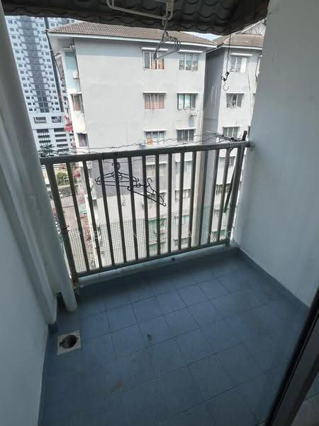 Pangsapuri untuk Disewa di Teratai Mewah Apartment Block 15,17,19,21 - Penny Ang - Balcony - PropertyGuru.com.my