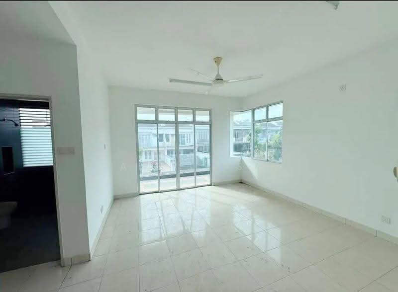 Rumah Teres 2-Tingkat untuk Dijual di Skudai (Johor) - Valerie Saw - Living Room - PropertyGuru.com.my