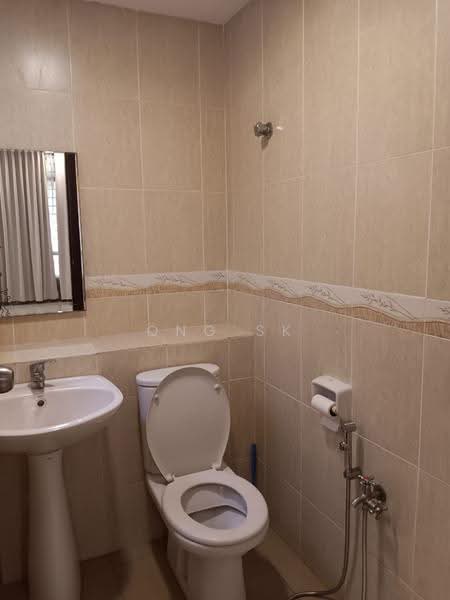 Rumah Berkembar untuk Disewa di Taman Yarl (Jalan Klang Lama (Old Klang Road)) - Ong SK - Bathroom - PropertyGuru.com.my