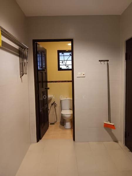 Rumah Berkembar untuk Disewa di Taman Yarl (Jalan Klang Lama (Old Klang Road)) - Ong SK - Bathroom - PropertyGuru.com.my