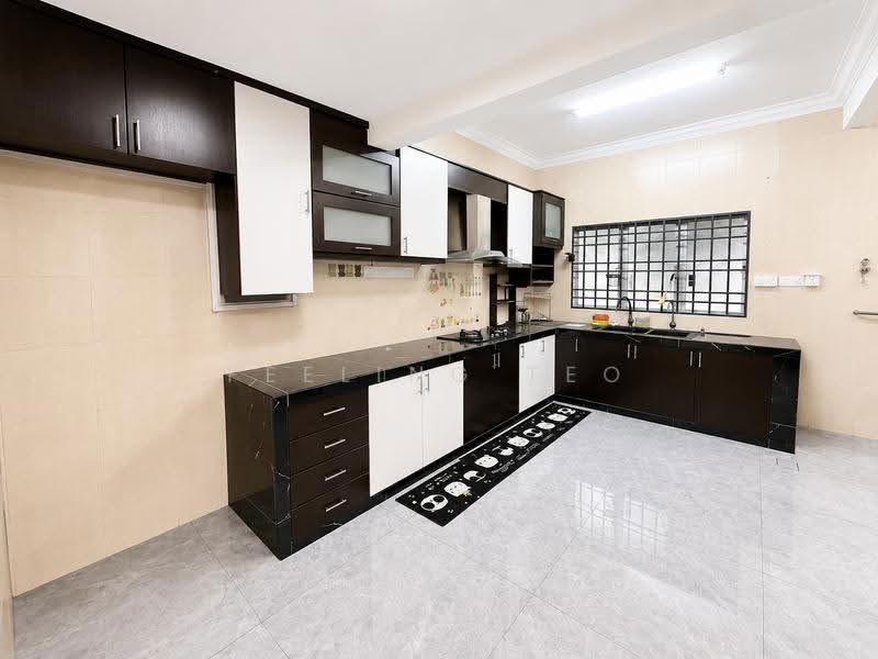 Rumah Teres untuk Dijual di Bandar Botanic (Klang) - Feeling Teo - Kitchen - PropertyGuru.com.my