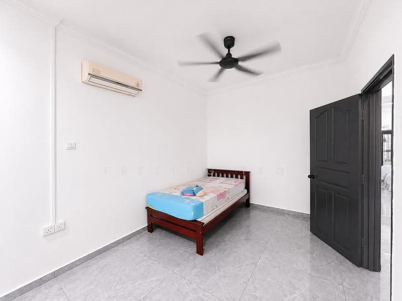 Rumah Teres untuk Dijual di Bandar Botanic (Klang) - Feeling Teo - Bedroom - PropertyGuru.com.my