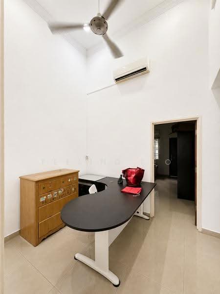 Rumah Teres untuk Dijual di Bandar Botanic (Klang) - Feeling Teo - Study - PropertyGuru.com.my