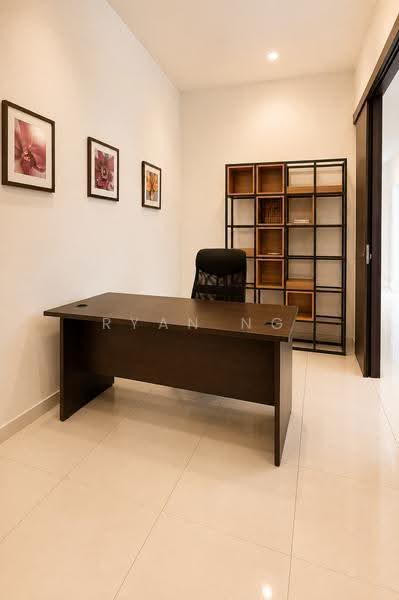 Rumah Teres 2-Tingkat untuk Dijual di Tanjung Tokong (Penang) - Ryan Ng - Study - PropertyGuru.com.my