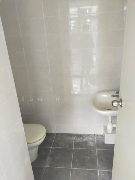 Rumah Teres 3-Tingkat untuk Disewa di Amanria Residence, Puchong (Puchong) - Edmund Chan - Bathroom - PropertyGuru.com.my