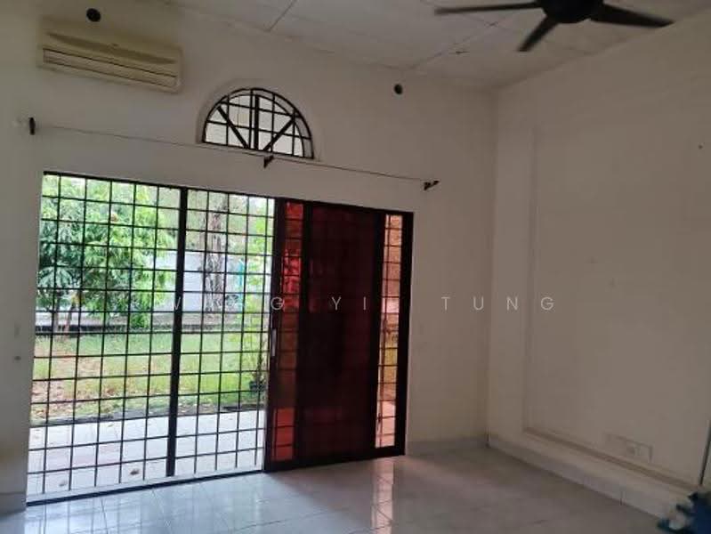 Rumah Teres 1-Tingkat untuk Dijual di Seksyen 4 (Kota Damansara) - Kwang Yii Tung - Living Room - PropertyGuru.com.my