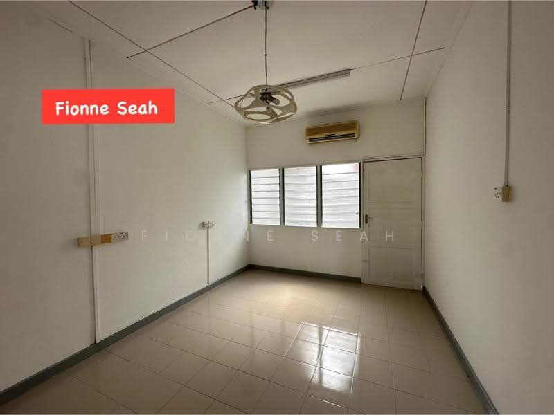 Shop for Rent in Jelutong (Penang) - Fionne Seah - Interior - PropertyGuru.com.my