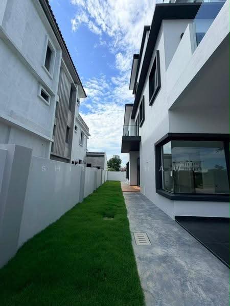 Rumah Berkembar untuk Dijual di Kampung Lapan (Melaka City) - Shirley Haw - Exterior - PropertyGuru.com.my