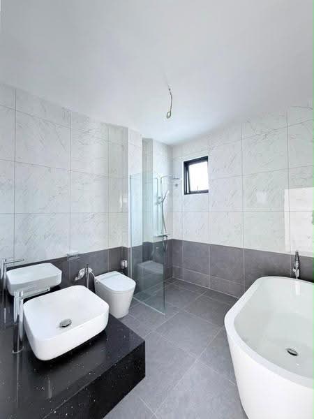 Rumah Berkembar untuk Dijual di Kampung Lapan (Melaka City) - Shirley Haw - Bathroom - PropertyGuru.com.my