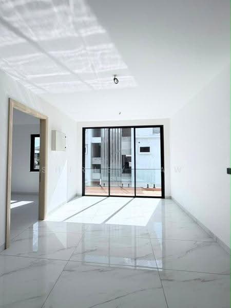 Rumah Berkembar untuk Dijual di Kampung Lapan (Melaka City) - Shirley Haw - Living Room - PropertyGuru.com.my