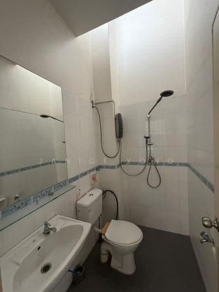 2-storey Terraced House for Sale in Taman Setia Indah (Tebrau) - Janice Yong - Bathroom - PropertyGuru.com.my