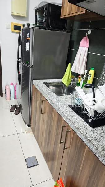 Service Residence for Sale at D'Inspire Residence (Inspira Bestari) - Daniel Yong - Kitchen - PropertyGuru.com.my