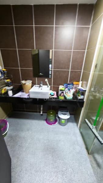 Service Residence for Sale at D'Inspire Residence (Inspira Bestari) - Daniel Yong - Bathroom - PropertyGuru.com.my