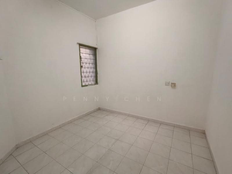 1.5-storey Terraced House for Sale in Taman Menglembu Impiana Adril (Menglembu) - PENNY CHEN - Bedroom - PropertyGuru.com.my