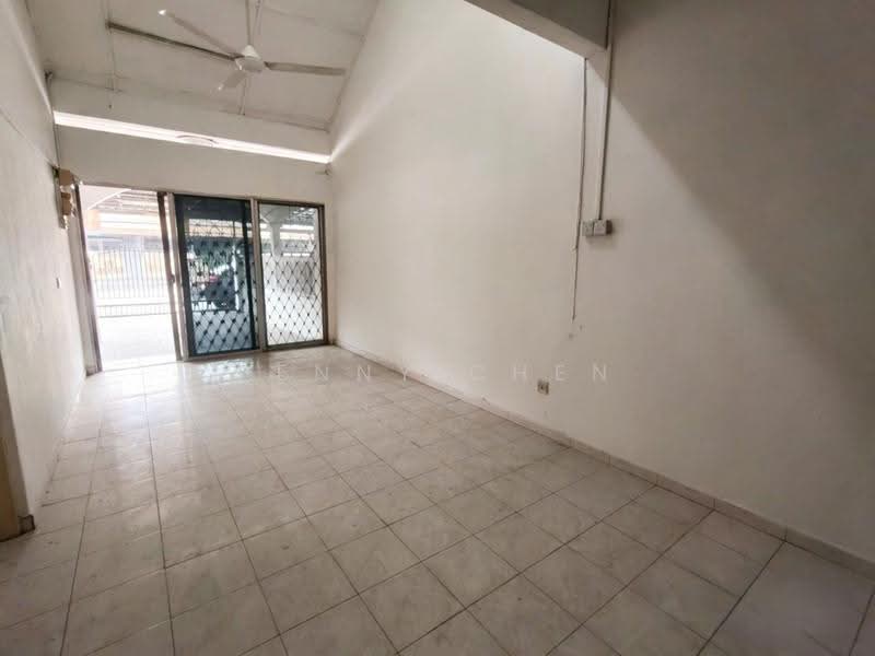 1.5-storey Terraced House for Sale in Taman Menglembu Impiana Adril (Menglembu) - PENNY CHEN - Living Room - PropertyGuru.com.my