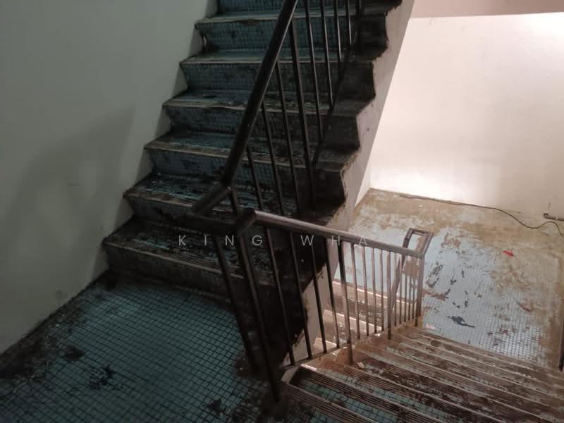 Shop for Sale in Ulu Kelang (Kuala Lumpur) - King Wha - Corridor - PropertyGuru.com.my