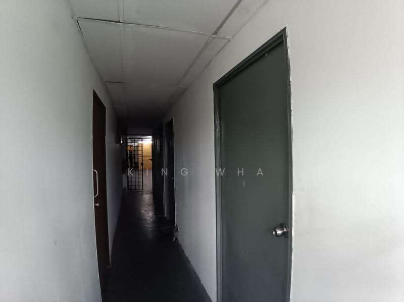 Shop for Sale in Ulu Kelang (Kuala Lumpur) - King Wha - Corridor - PropertyGuru.com.my