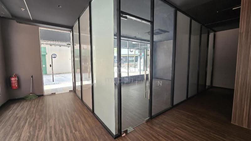 Shop / Office for Rent in Puchong (Selangor) - Ivan Tan - Entrance - PropertyGuru.com.my