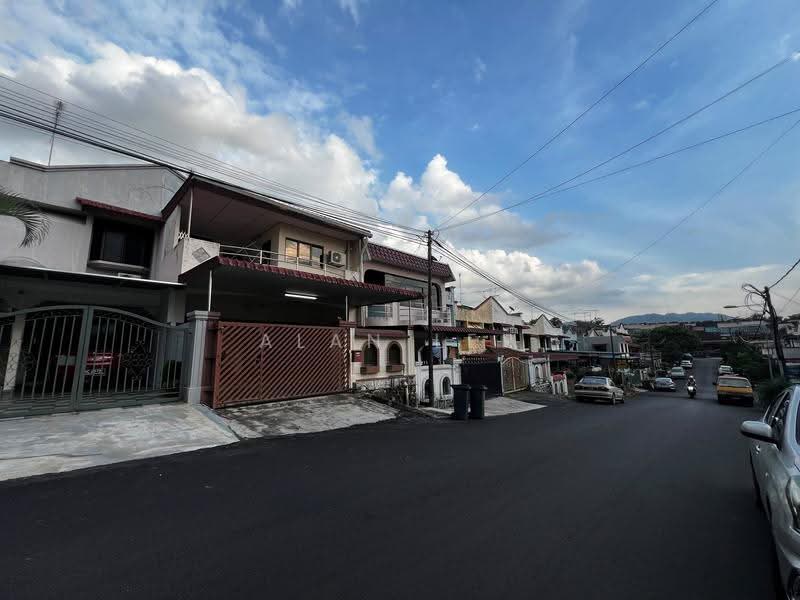 2-storey Terraced House for Sale in Bandar Kulai (Kulai) - Alan Ler - Exterior - PropertyGuru.com.my