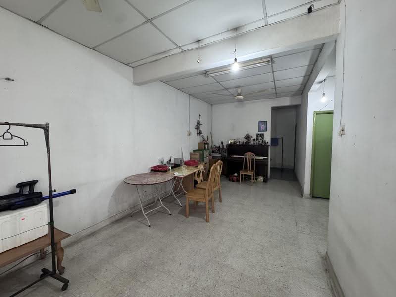 Rumah Teres 1.5-Tingkat untuk Dijual di Petaling Jaya (Selangor) - Feisal . - Living Room - PropertyGuru.com.my